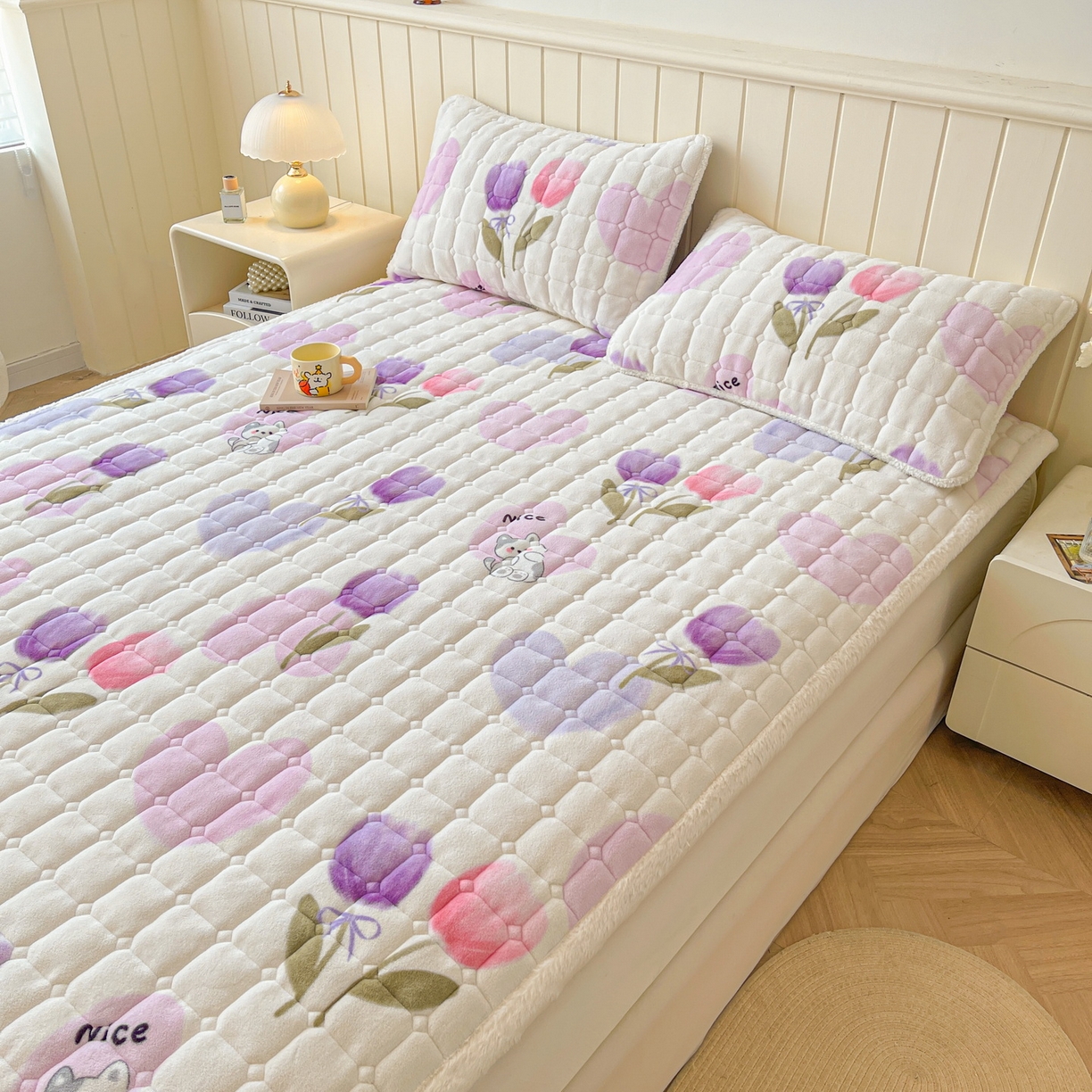 91家纺网 家纺一手货源 找家纺 LIFE.丽芙 2025秋冬新款牛奶绒加厚夹棉床垫床护垫单件印花卡通小清新床褥床垫子三件套 花语