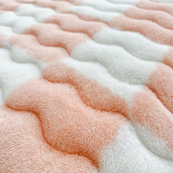 91家纺网 家纺一手货源 找家纺 LIFE.丽芙 2025秋冬北极绒加厚夹棉床笠三件套印花泰迪绒床垫保护套罩(自然光图) 棋盘格-粉玉