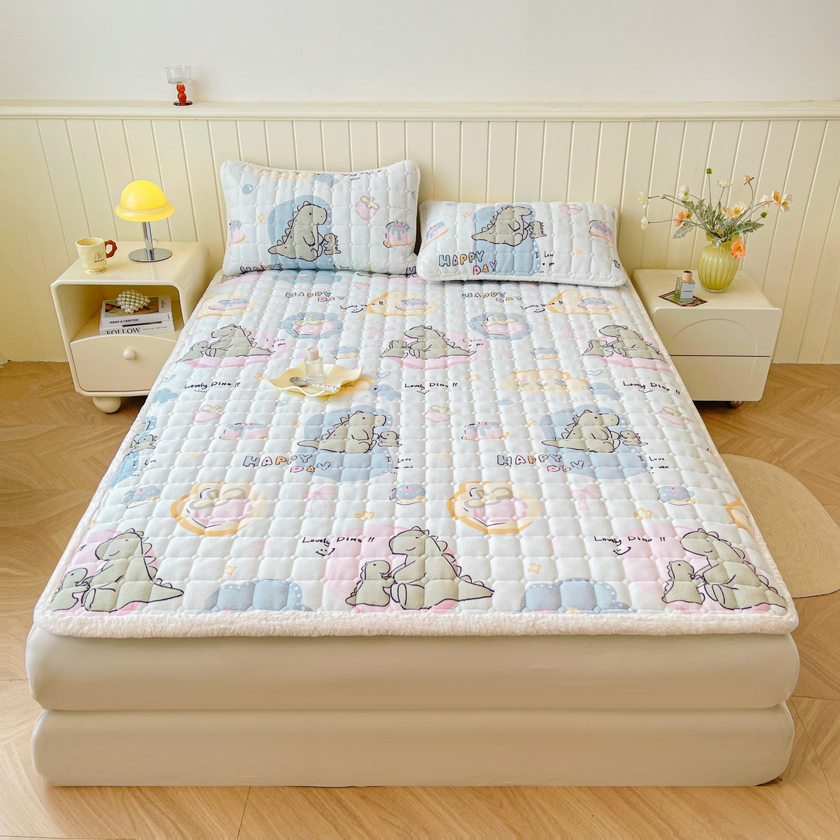 91家纺网 家纺一手货源 找家纺 LIFE.丽芙 2025秋冬新款牛奶绒加厚夹棉床垫床护垫单件印花卡通小清新床褥床垫子三件套 恐龙宝宝