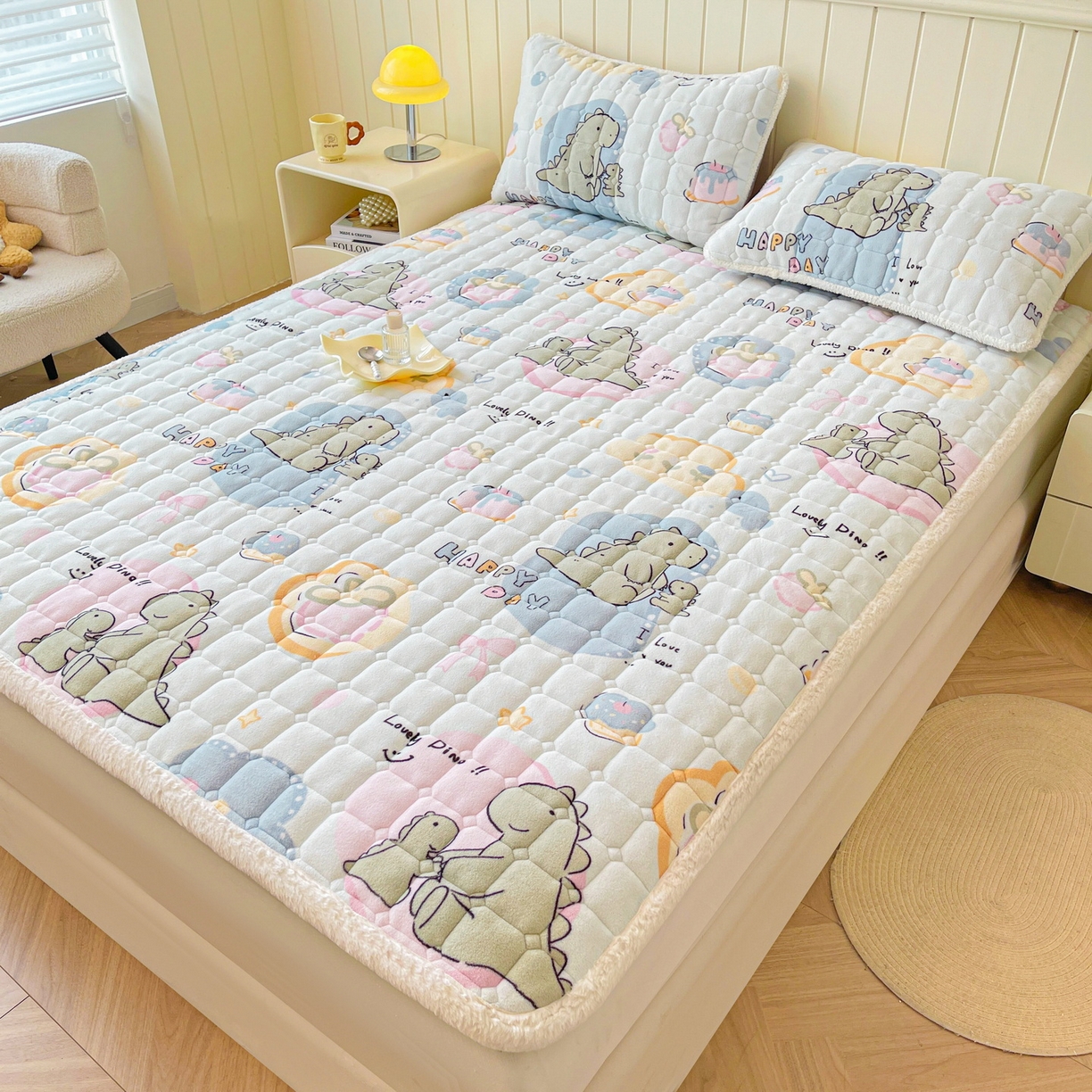 91家纺网 家纺一手货源 找家纺 LIFE.丽芙 2025秋冬新款牛奶绒加厚夹棉床垫床护垫单件印花卡通小清新床褥床垫子三件套 恐龙宝宝