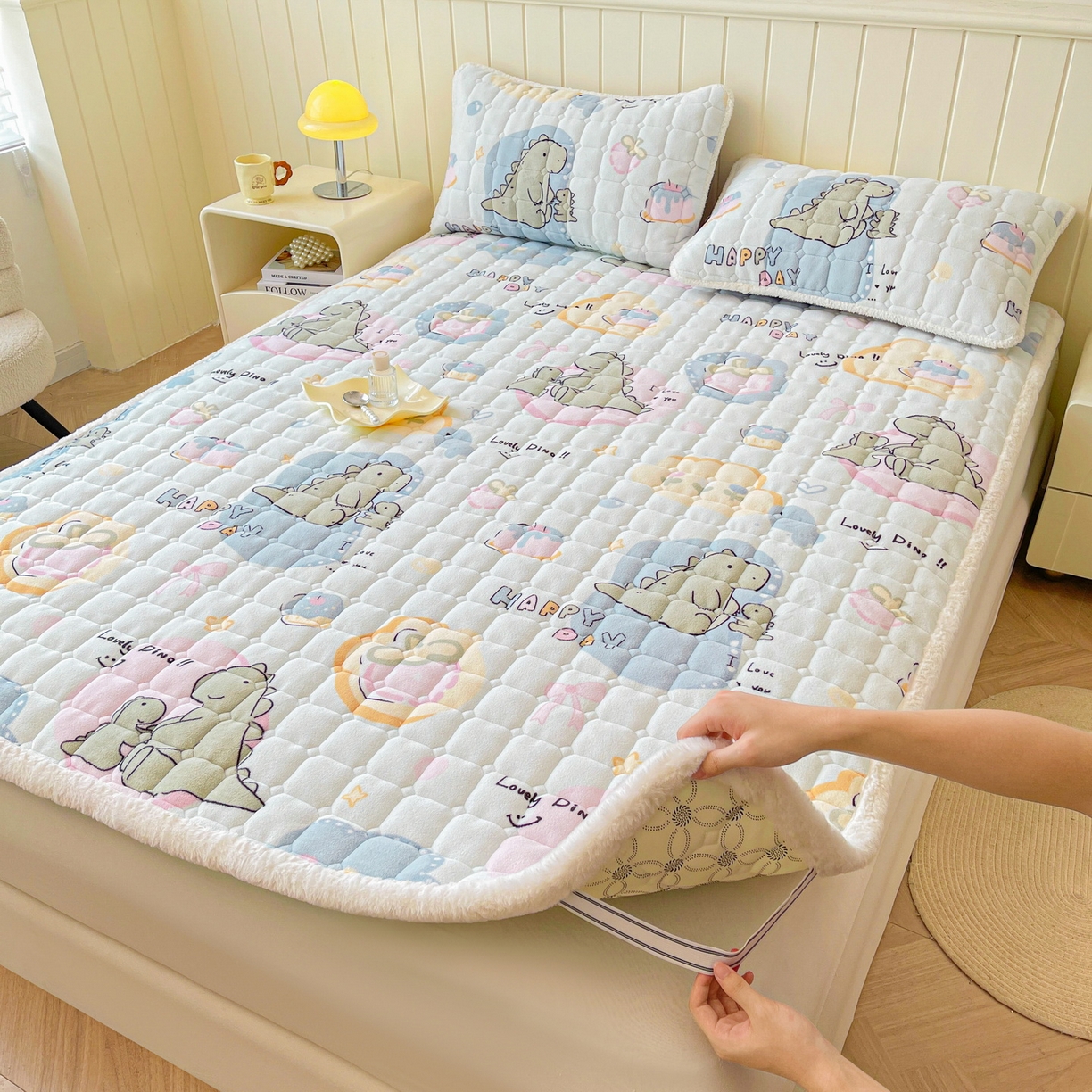 91家纺网 家纺一手货源 找家纺 LIFE.丽芙 2025秋冬新款牛奶绒加厚夹棉床垫床护垫单件印花卡通小清新床褥床垫子三件套 恐龙宝宝