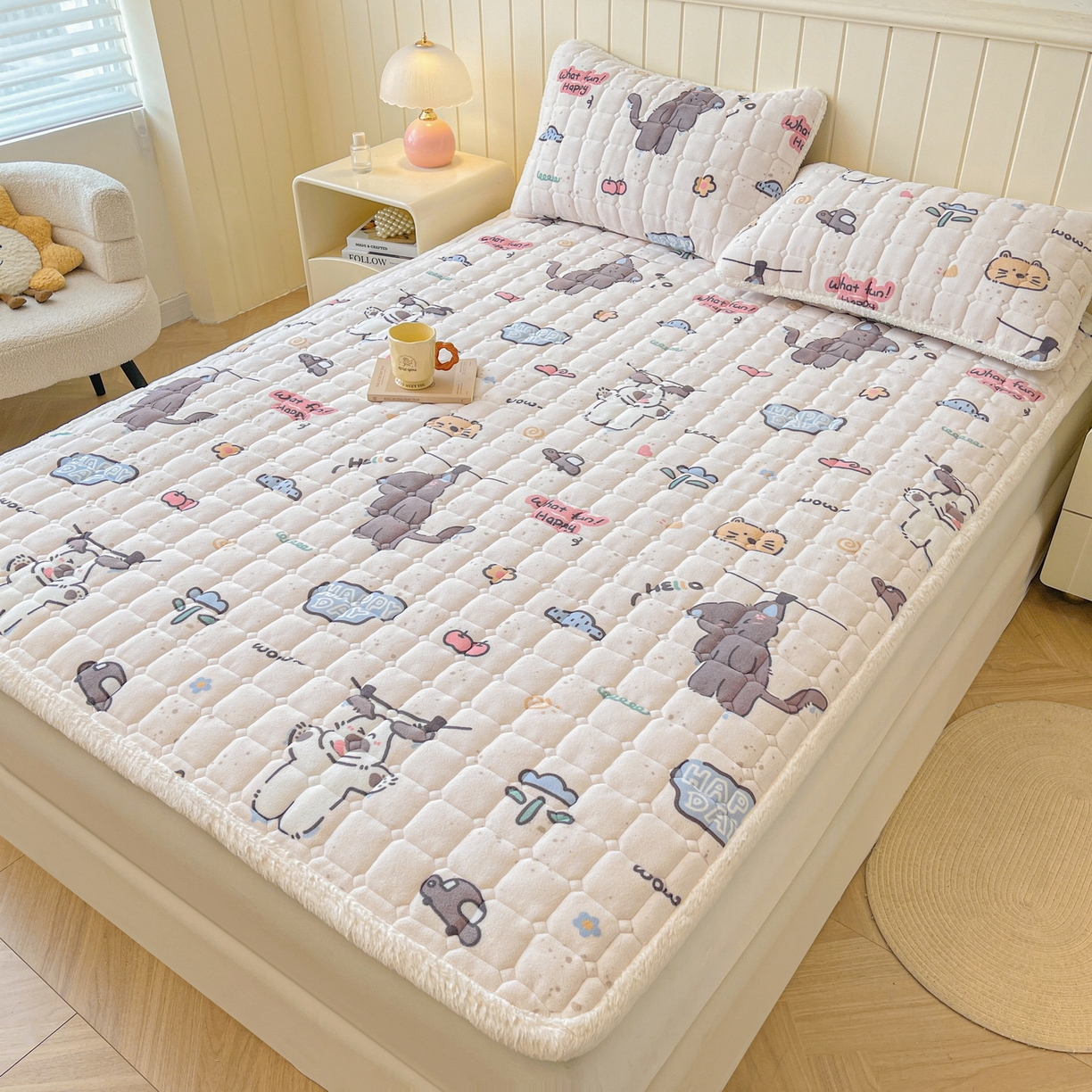 91家纺网 家纺一手货源 找家纺 LIFE.丽芙 2025秋冬新款牛奶绒加厚夹棉床垫床护垫单件印花卡通小清新床褥床垫子三件套 萌猫酷狗