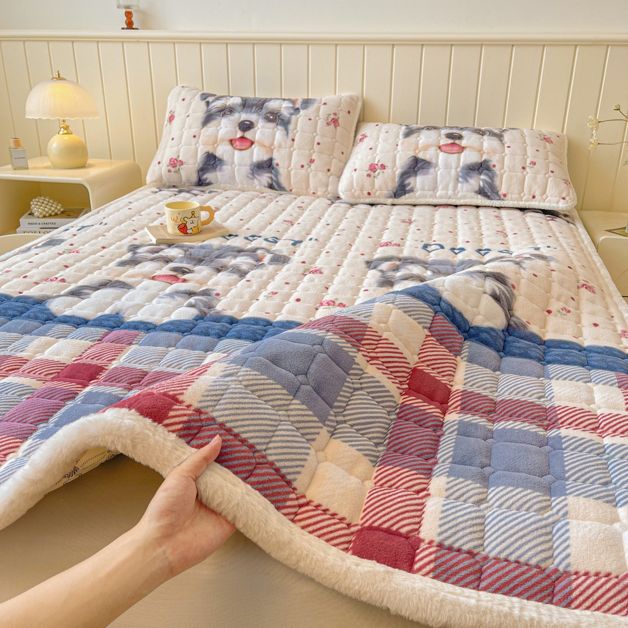 91家纺网 家纺一手货源 找家纺 LIFE.丽芙 2025秋冬新款牛奶绒加厚夹棉床垫床护垫单件印花卡通小清新床褥床垫子三件套 修狗