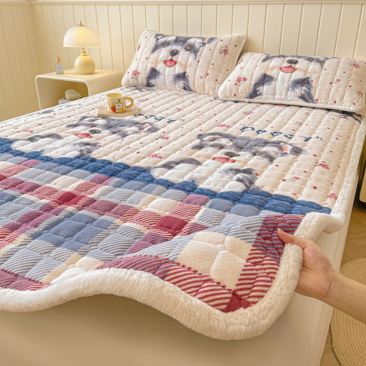 91家纺网 家纺一手货源 找家纺 LIFE.丽芙 2025秋冬新款牛奶绒加厚夹棉床垫床护垫单件印花卡通小清新床褥床垫子三件套 修狗