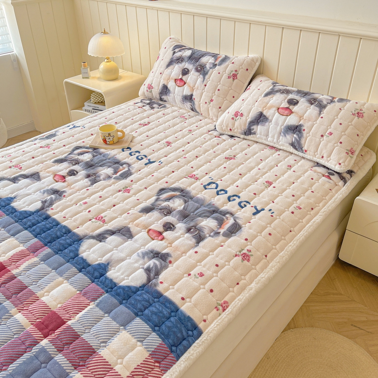 91家纺网 家纺一手货源 找家纺 LIFE.丽芙 2025秋冬新款牛奶绒加厚夹棉床垫床护垫单件印花卡通小清新床褥床垫子三件套 修狗