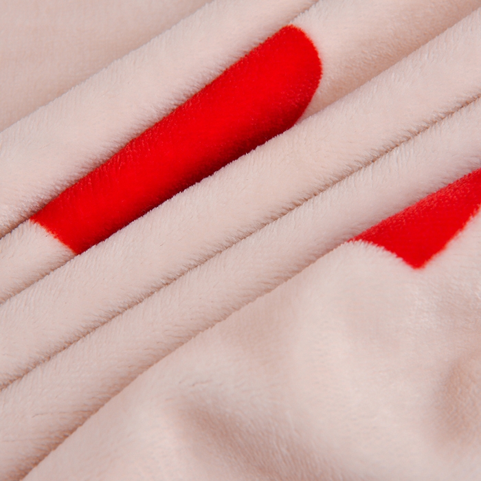 91家纺网 家纺一手货源 找家纺 赛丽雅 2025新款牛奶绒床裙四件套8-9斤法莱绒直播爆款日产2万套 红色爱心