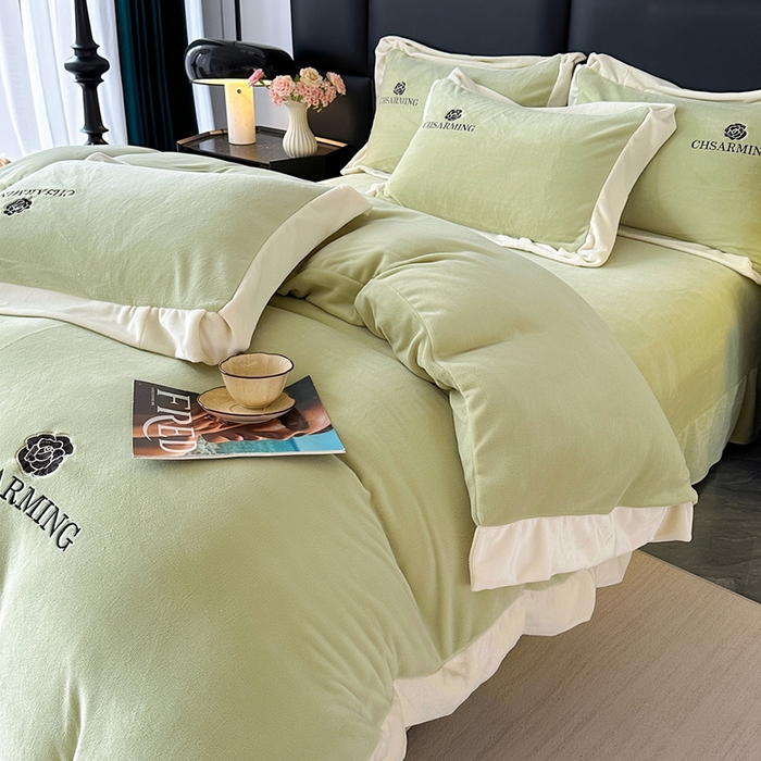 91家纺网 家纺一手货源 找家纺 畅畅家纺 2025新款冬季加厚牛奶绒刺绣加绒保暖四件套-山茶花系列 山茶花-果绿