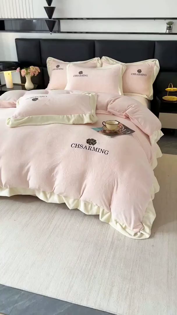 91家纺网 家纺一手货源 找家纺 畅畅家纺 2025新款冬季加厚牛奶绒刺绣加绒保暖四件套-山茶花系列 山茶花-奶油粉