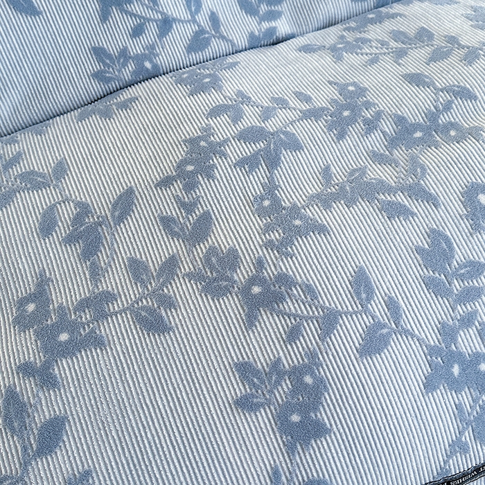 91家纺网 家纺一手货源 找家纺 畅畅家纺 2025新款高克重织带款冬季保暖牛奶绒雕花床单四件套 枫叶-蓝