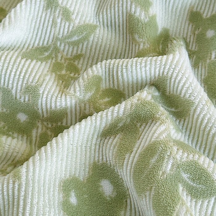 91家纺网 家纺一手货源 找家纺 畅畅家纺 2025新款高克重织带款冬季保暖牛奶绒雕花床单四件套 枫叶-绿