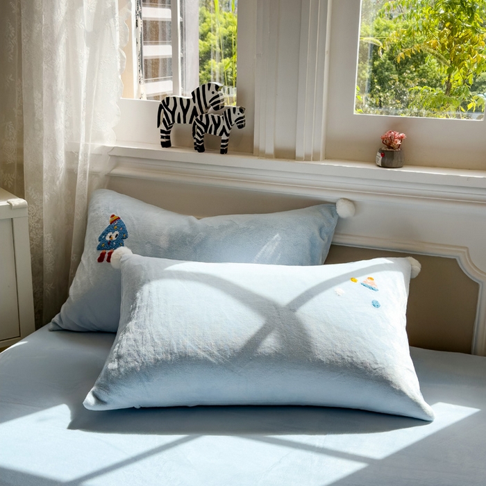 91家纺网 家纺一手货源 找家纺 席世家 2025新款230g全工艺牛奶绒毛球毛巾绣四件套 圣诞帽