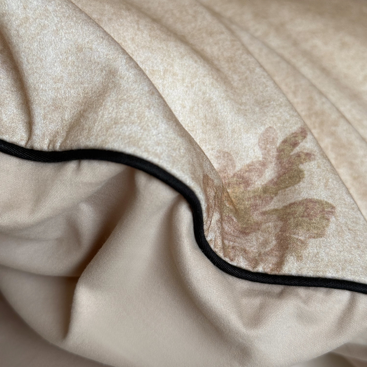 91家纺网 家纺一手货源 找家纺 （总）鹿班家居 2025新款秋冬款100S全棉磨毛数码印花系列四件套-千里烟波（标准会员-20元）