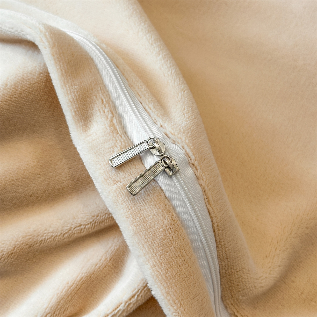 91家纺网 家纺一手货源 找家纺 （总）笙意家纺 2025新款A类牛奶绒加厚卡通刺绣四件套-旺仔