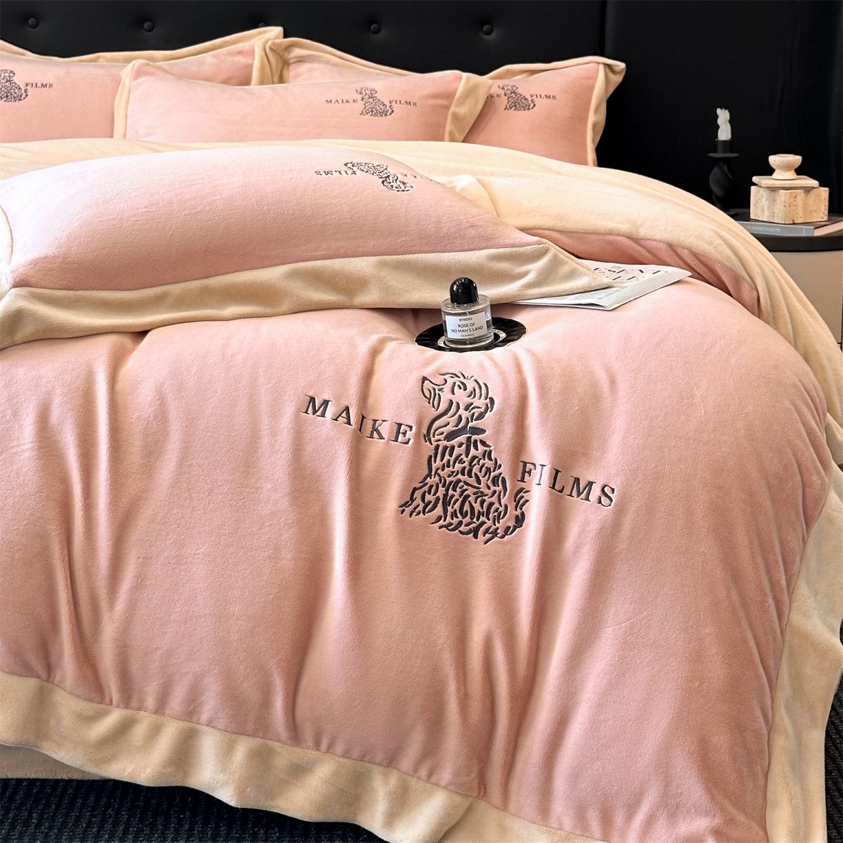 笙意家纺 2025新款A类牛奶绒加厚卡通刺绣四件套-旺仔 旺仔-可可粉+香槟