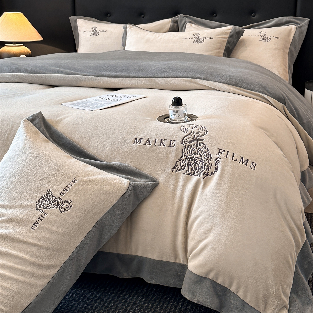 91家纺网 家纺一手货源 找家纺 笙意家纺 2025新款A类牛奶绒加厚卡通刺绣四件套-旺仔 旺仔-山灰+中灰