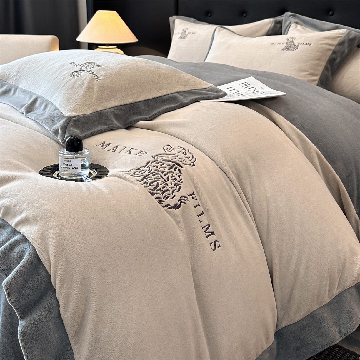 91家纺网 家纺一手货源 找家纺 笙意家纺 2025新款A类牛奶绒加厚卡通刺绣四件套-旺仔 旺仔-山灰+中灰