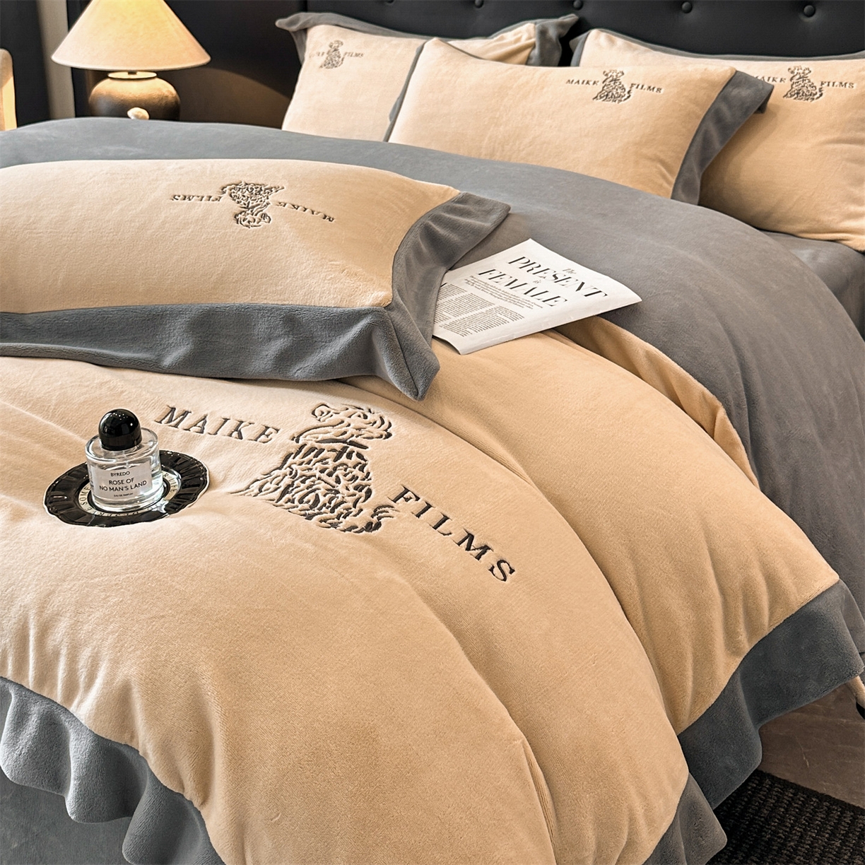 91家纺网 家纺一手货源 找家纺 笙意家纺 2025新款A类牛奶绒加厚卡通刺绣四件套-旺仔 旺仔-香槟+中灰