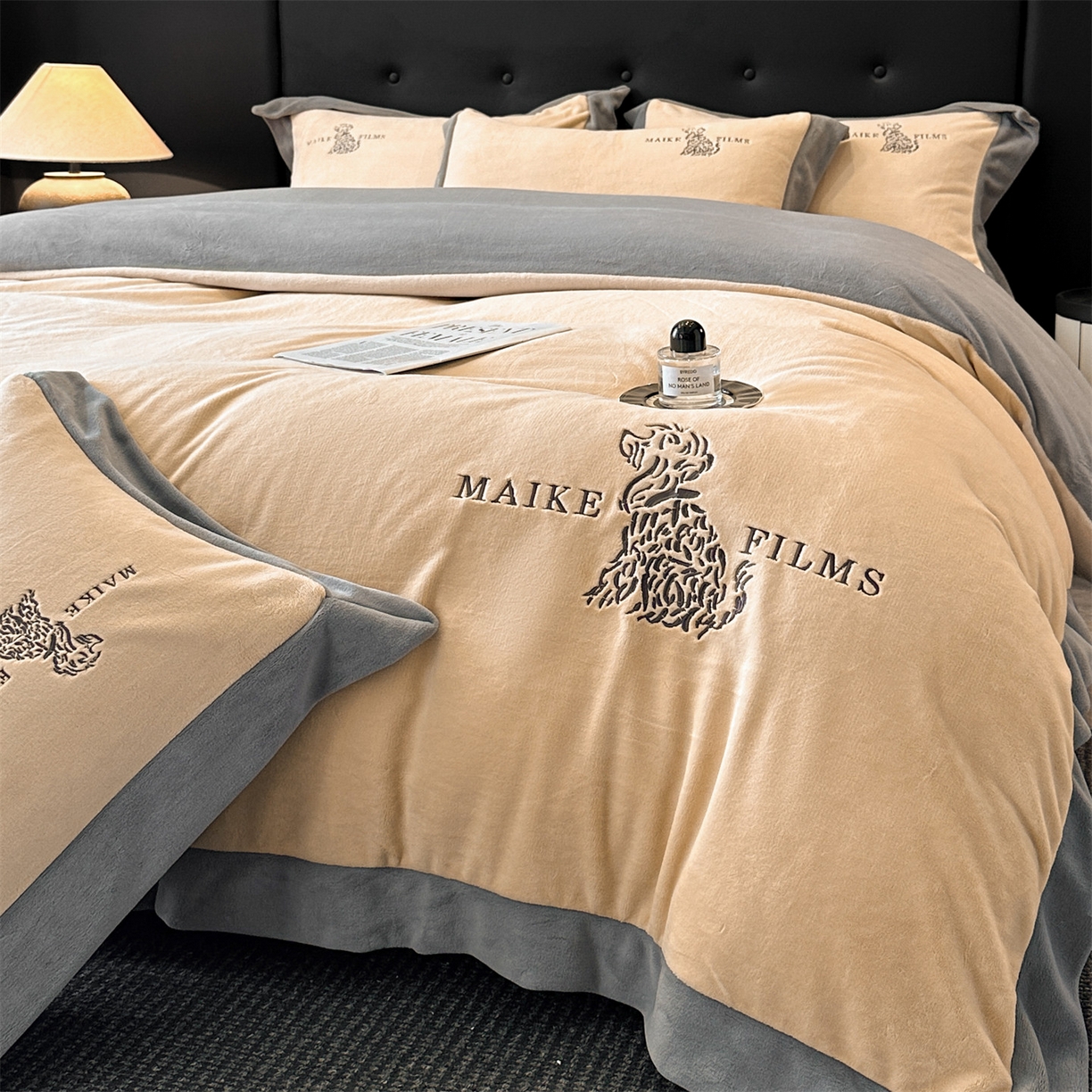 91家纺网 家纺一手货源 找家纺 笙意家纺 2025新款A类牛奶绒加厚卡通刺绣四件套-旺仔 旺仔-香槟+中灰