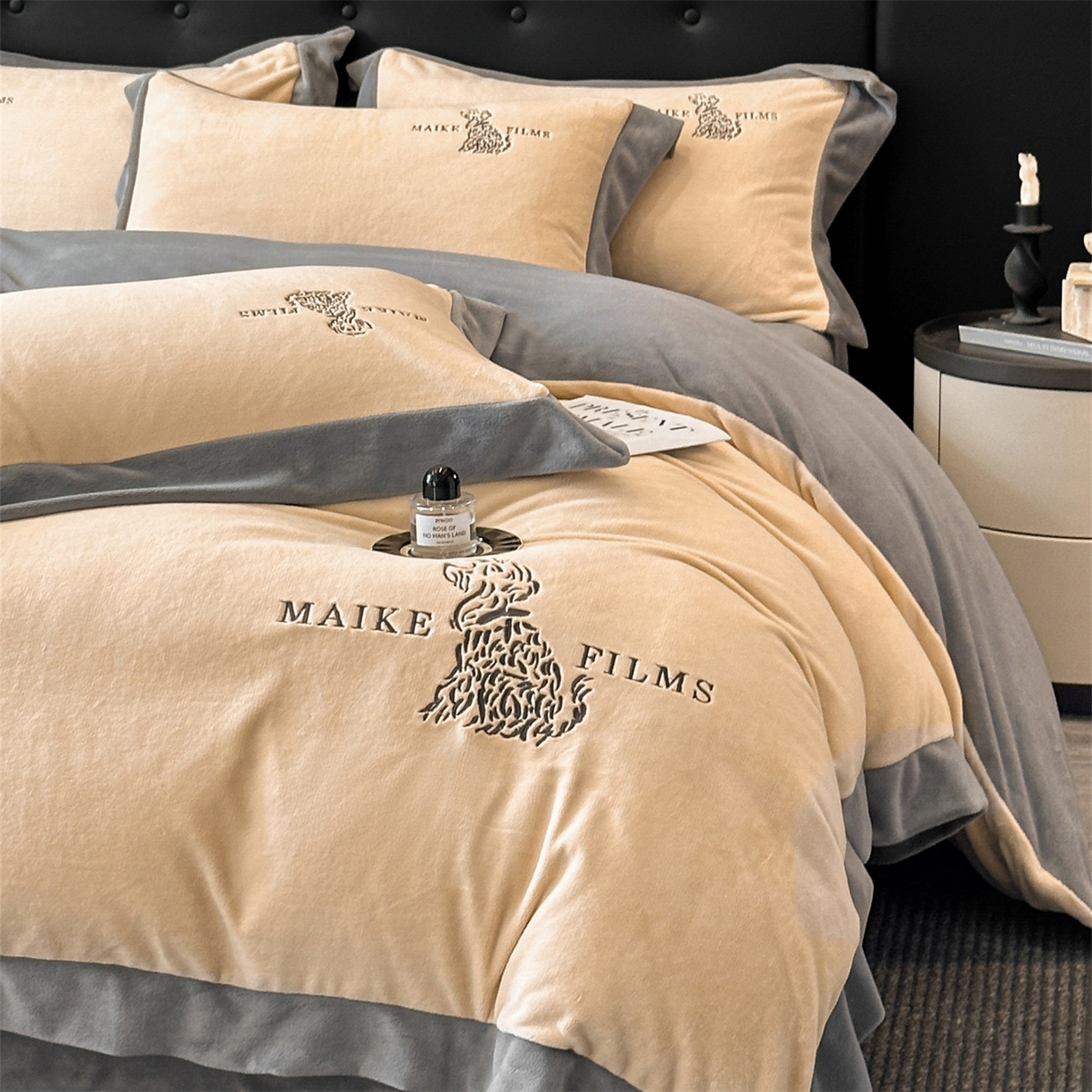 91家纺网 家纺一手货源 找家纺 笙意家纺 2025新款A类牛奶绒加厚卡通刺绣四件套-旺仔 旺仔-香槟+中灰