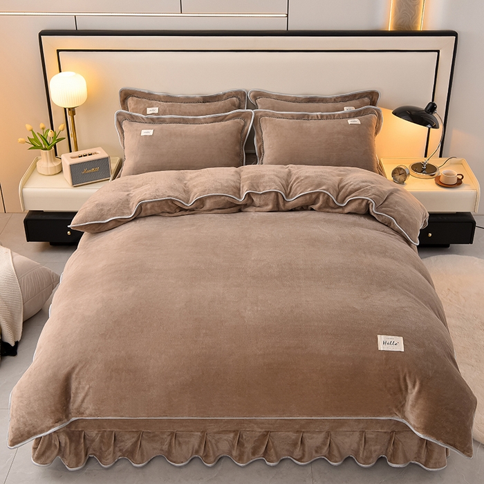 91家纺网 家纺一手货源 找家纺 （总）董成龙2025新款床裙款230克A类全消光婴儿级纯色牛奶绒四件套