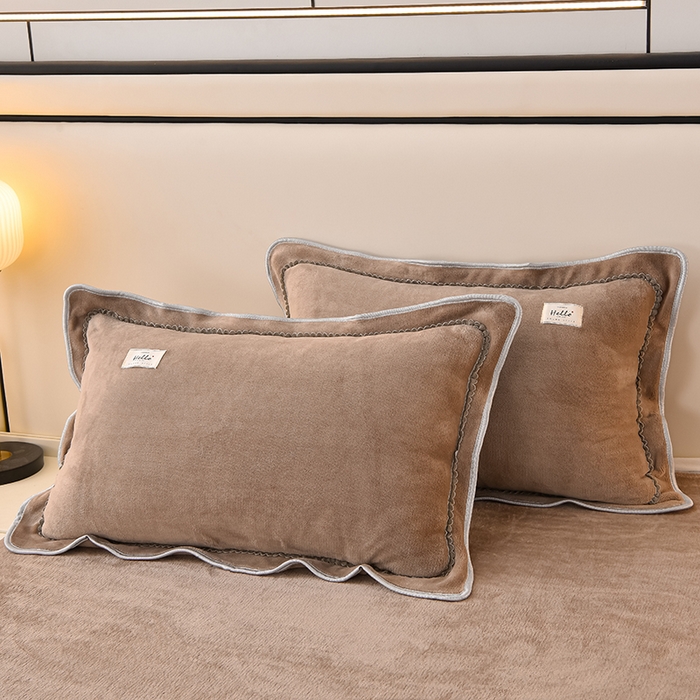 91家纺网 家纺一手货源 找家纺 （总）董成龙2025新款床裙款230克A类全消光婴儿级纯色牛奶绒四件套