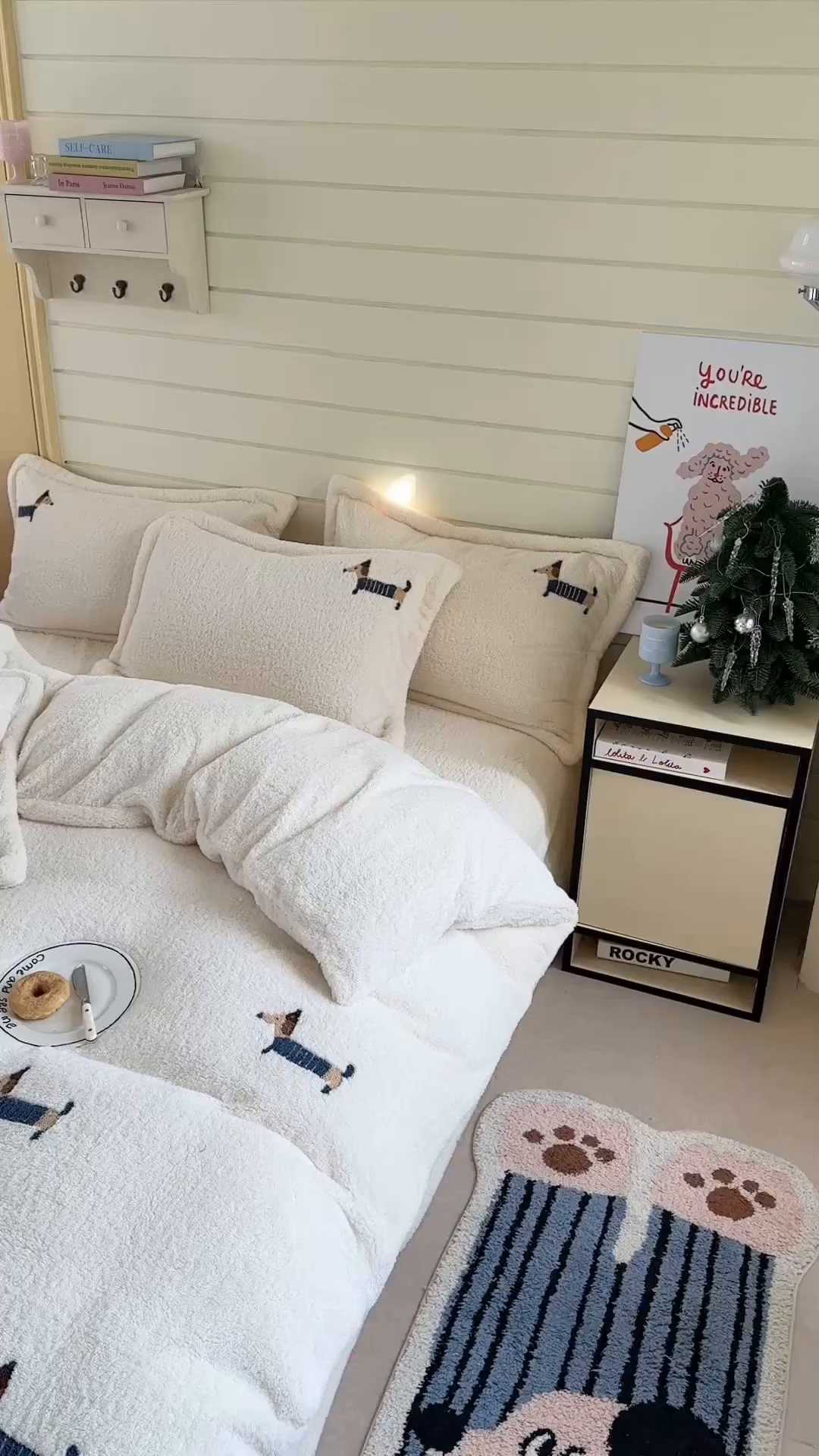 91家纺网 家纺一手货源 找家纺 萝莉家纺 2025新款加厚泰迪绒毛巾绣四件套 可爱狗米白