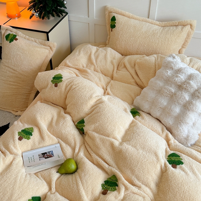 91家纺网 家纺一手货源 找家纺 萝莉家纺 2025新款加厚泰迪绒毛巾绣四件套 圣诞树黄