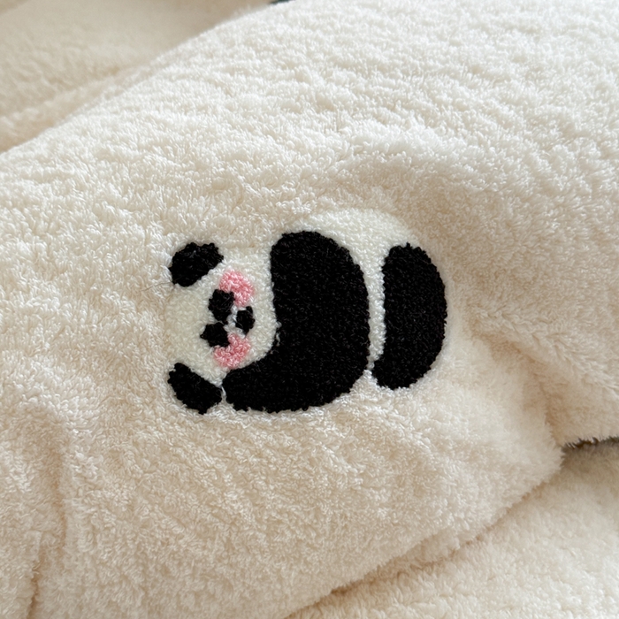 91家纺网 家纺一手货源 找家纺 萝莉家纺 2025新款加厚泰迪绒毛巾绣四件套 熊猫白