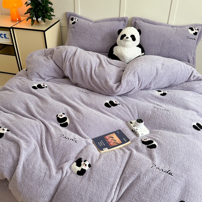 91家纺网 家纺一手货源 找家纺 萝莉家纺 2025新款加厚泰迪绒毛巾绣四件套 熊猫紫