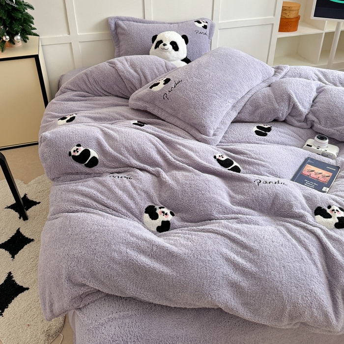 91家纺网 家纺一手货源 找家纺 萝莉家纺 2025新款加厚泰迪绒毛巾绣四件套 熊猫紫