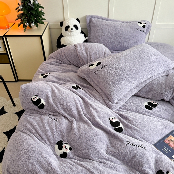 91家纺网 家纺一手货源 找家纺 萝莉家纺 2025新款加厚泰迪绒毛巾绣四件套 熊猫紫