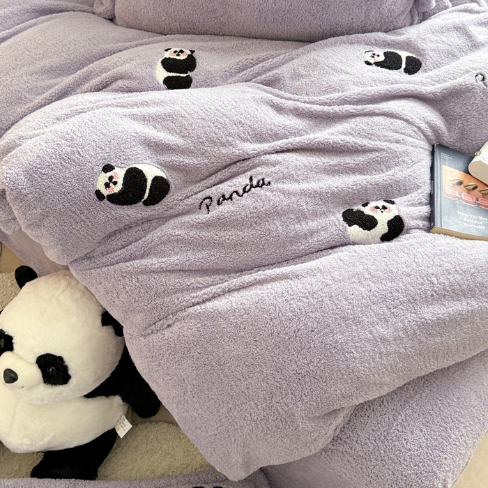 91家纺网 家纺一手货源 找家纺 萝莉家纺 2025新款加厚泰迪绒毛巾绣四件套 熊猫紫