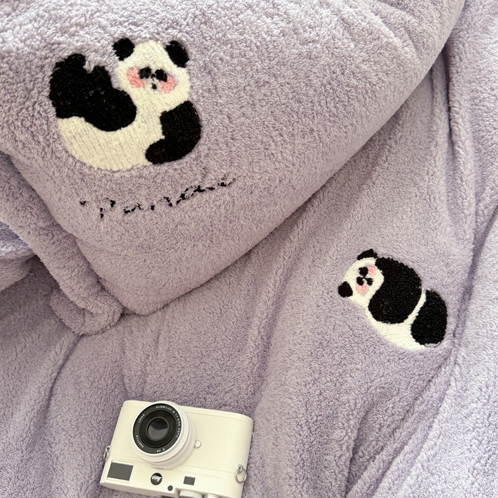 91家纺网 家纺一手货源 找家纺 萝莉家纺 2025新款加厚泰迪绒毛巾绣四件套 熊猫紫