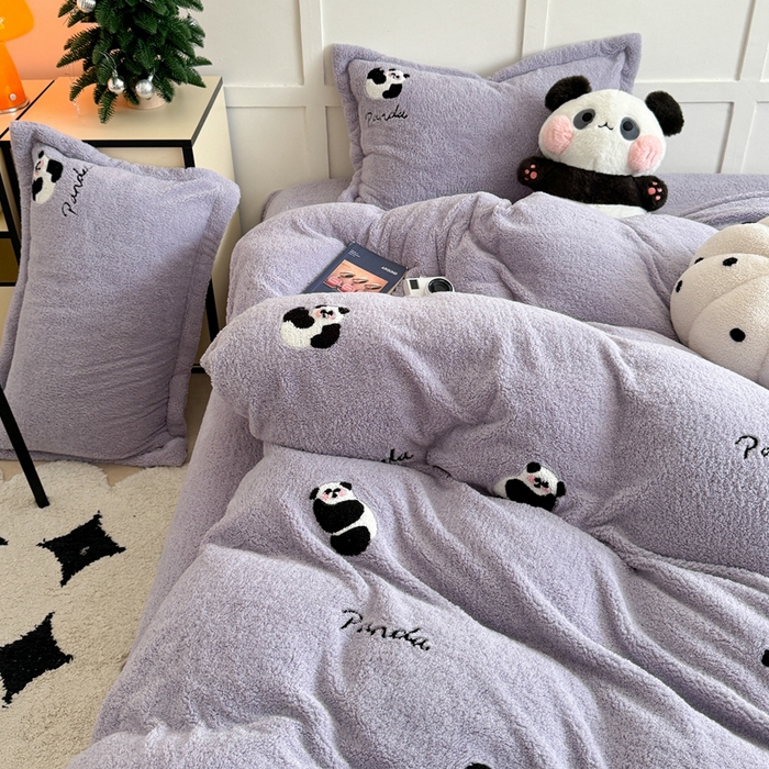 91家纺网 家纺一手货源 找家纺 萝莉家纺 2025新款加厚泰迪绒毛巾绣四件套 熊猫紫
