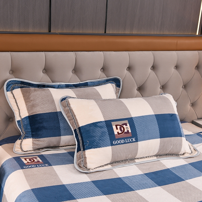 91家纺网 家纺一手货源 找家纺 赛丽雅 2025新款牛奶绒床裙四件套8-9斤法莱绒直播爆款日产2万套 蓝大格