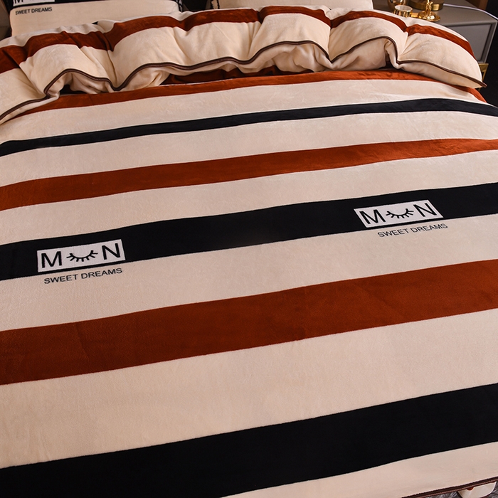 91家纺网 家纺一手货源 找家纺 赛丽雅 2025新款牛奶绒床裙四件套8-9斤法莱绒直播爆款日产2万套 裸婚时代