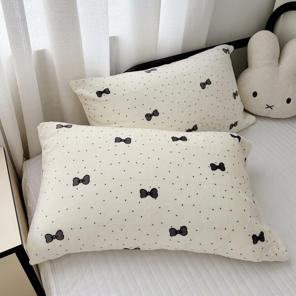 91家纺网 家纺一手货源 找家纺 大元 2025新款ins加厚小清新牛奶绒羊羔绒毛毯午睡毯沙发盖毯 波点蝴蝶结