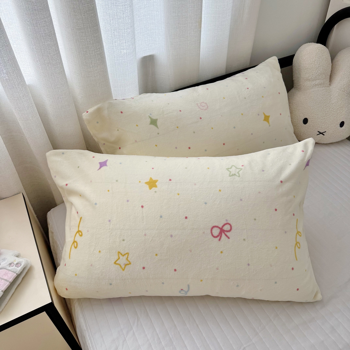 91家纺网 家纺一手货源 找家纺 大元 2025新款ins加厚小清新牛奶绒羊羔绒毛毯午睡毯沙发盖毯 彩色波点