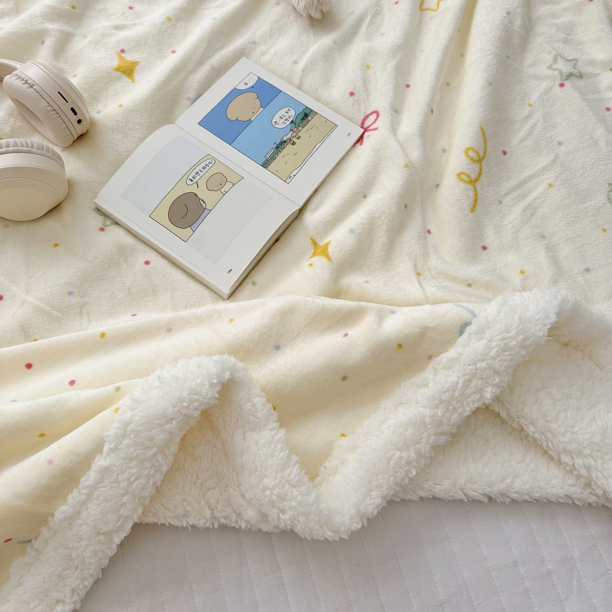 91家纺网 家纺一手货源 找家纺 大元 2025新款ins加厚小清新牛奶绒羊羔绒毛毯午睡毯沙发盖毯 彩色波点