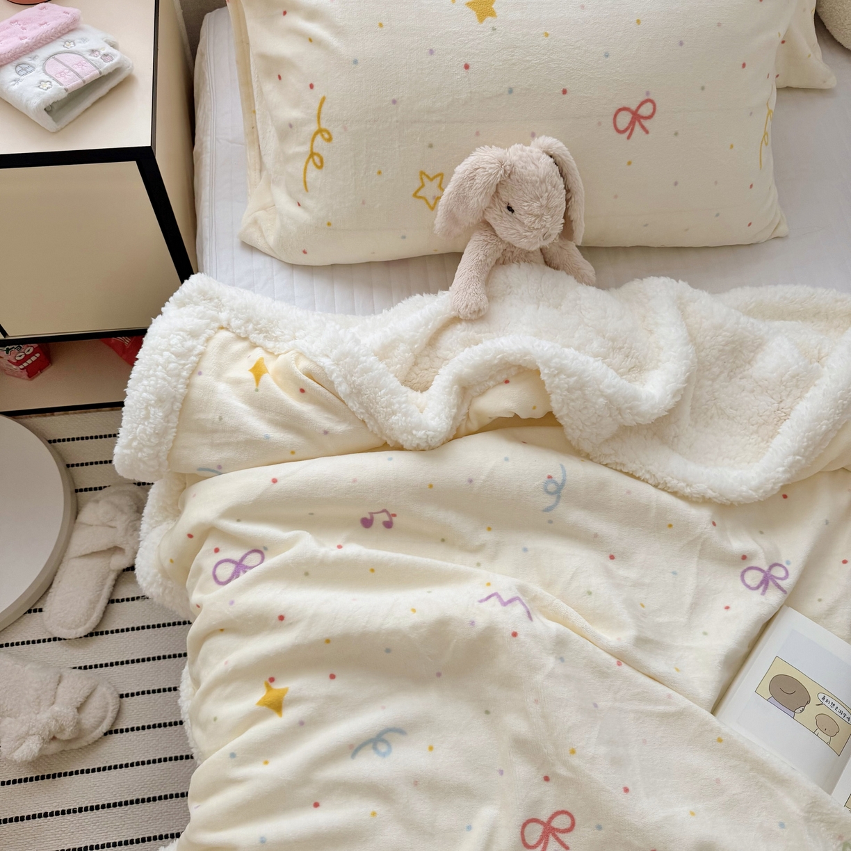 91家纺网 家纺一手货源 找家纺 大元 2025新款ins加厚小清新牛奶绒羊羔绒毛毯午睡毯沙发盖毯 彩色波点