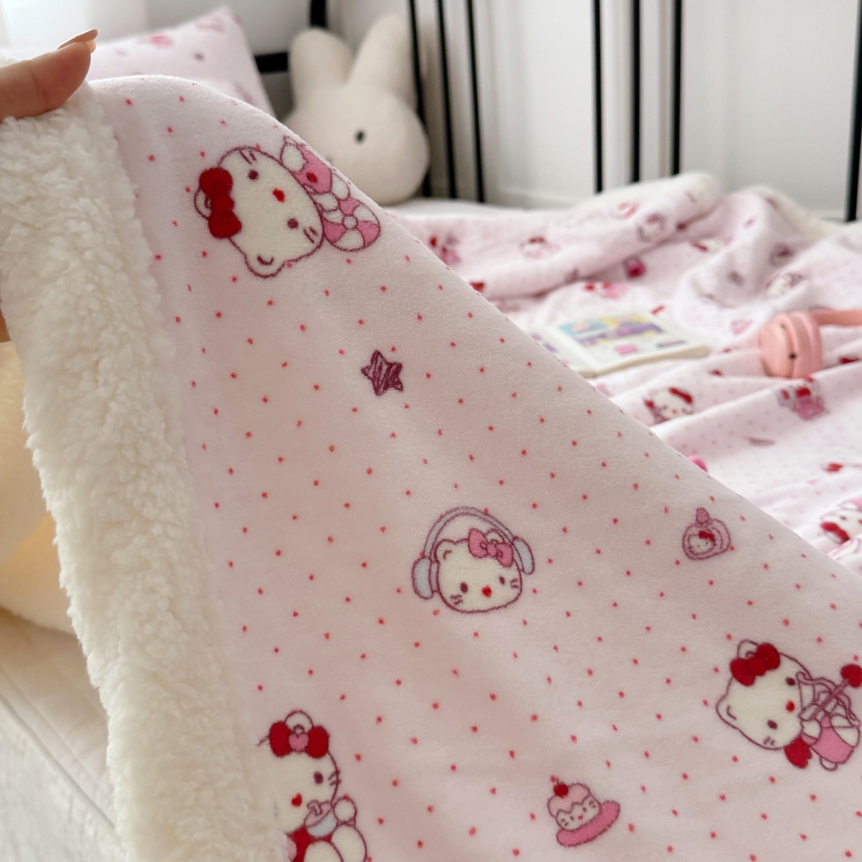 91家纺网 家纺一手货源 找家纺 大元 2025新款ins加厚小清新牛奶绒羊羔绒毛毯午睡毯沙发盖毯 超甜小猫咪