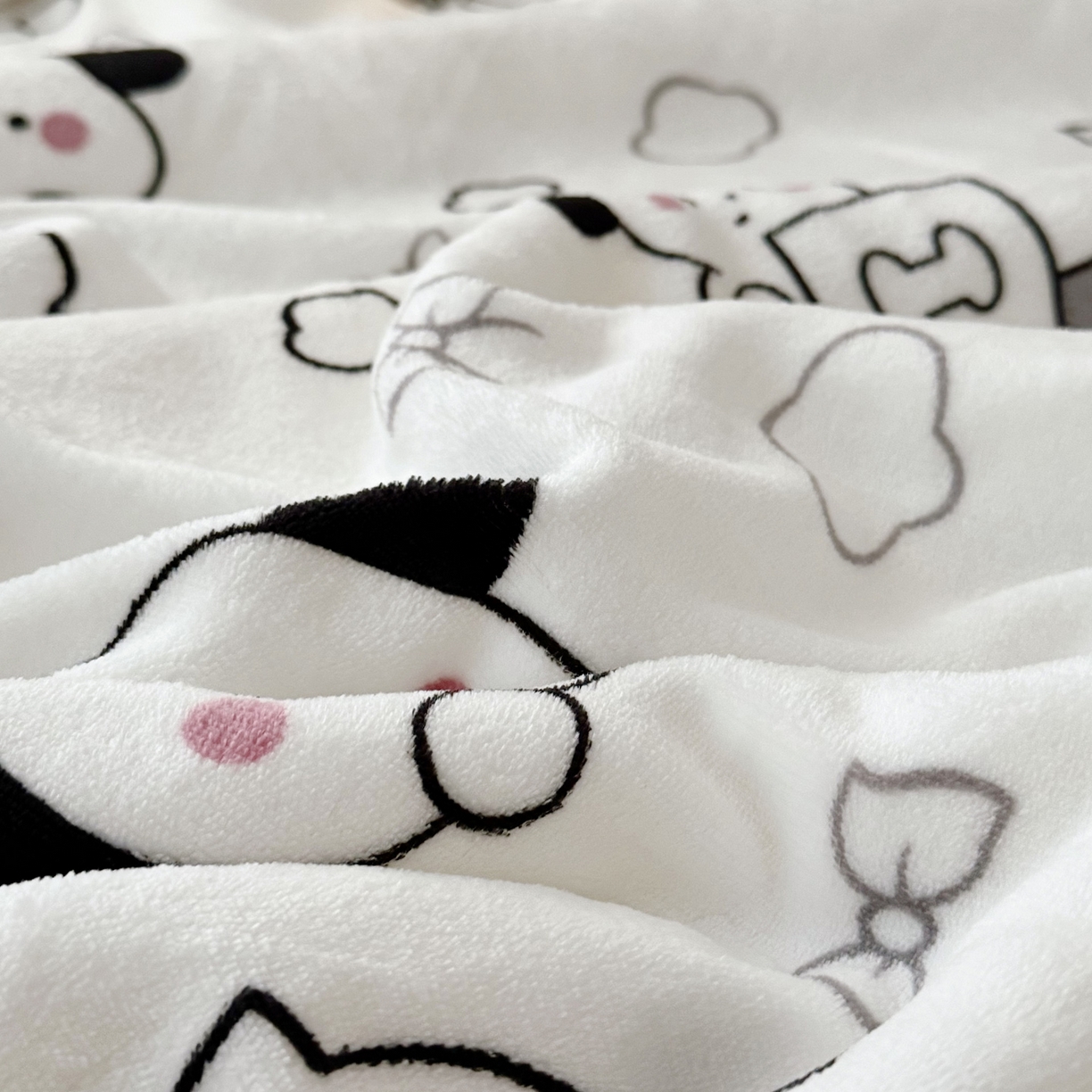 91家纺网 家纺一手货源 找家纺 大元 2025新款ins加厚小清新牛奶绒羊羔绒毛毯午睡毯沙发盖毯 狗狗时代