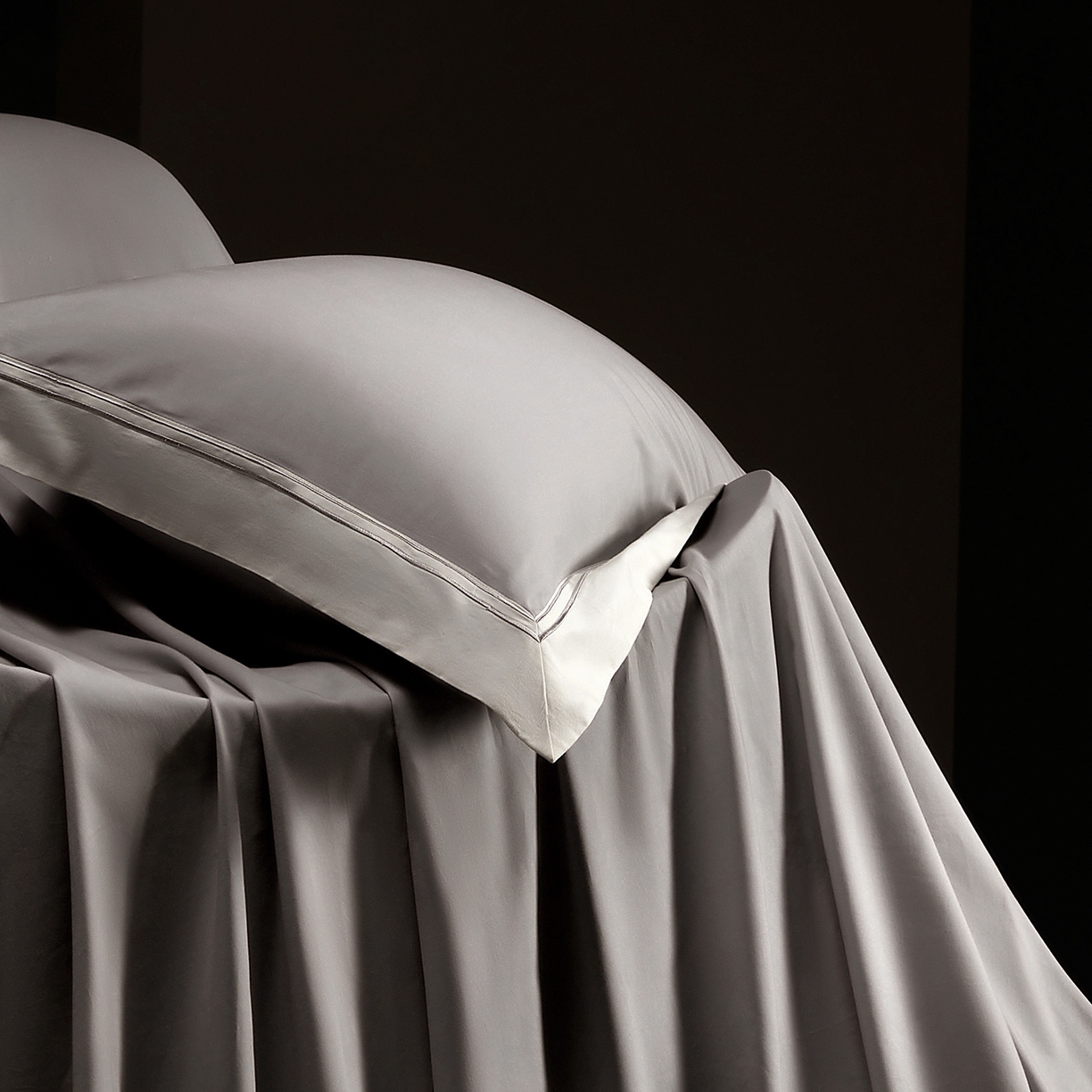 91家纺网 家纺一手货源 找家纺 （总）佳汐蓝家纺 2025新款100支全棉色织提花臻棉绣花四件套-利雅系列