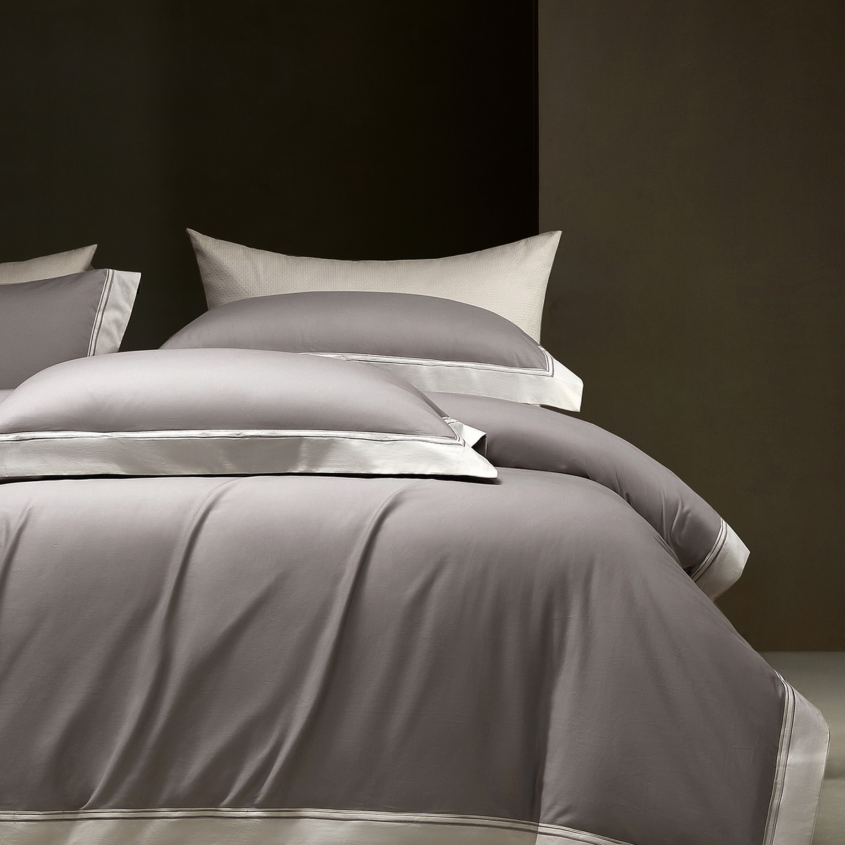 91家纺网 家纺一手货源 找家纺 （总）佳汐蓝家纺 2025新款100支全棉色织提花臻棉绣花四件套-利雅系列