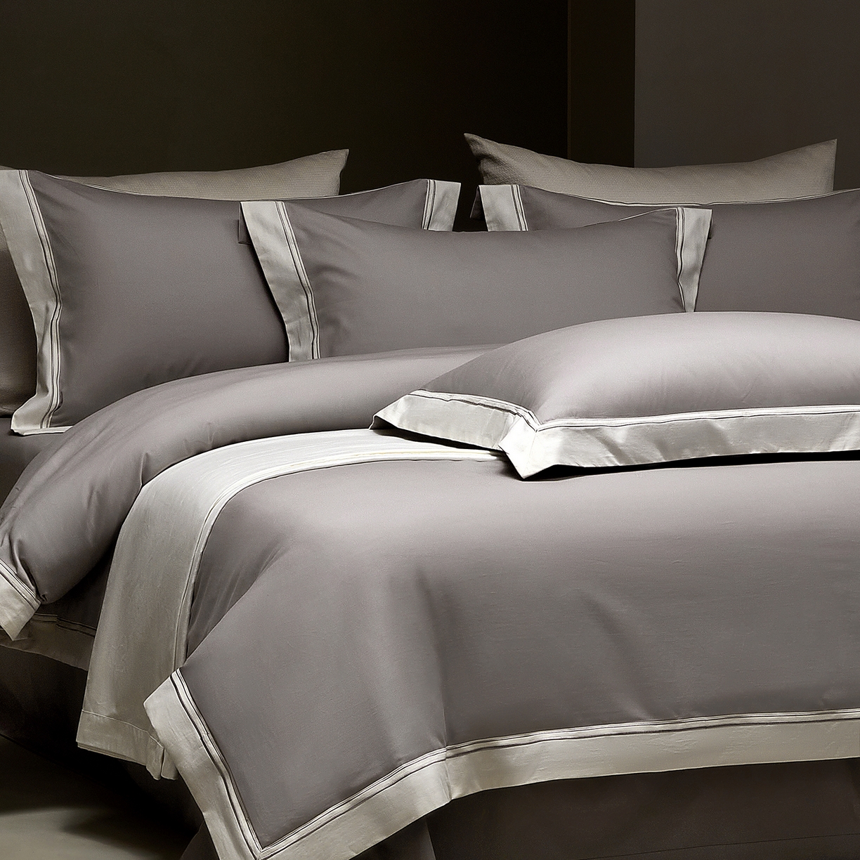 91家纺网 家纺一手货源 找家纺 （总）佳汐蓝家纺 2025新款100支全棉色织提花臻棉绣花四件套-利雅系列