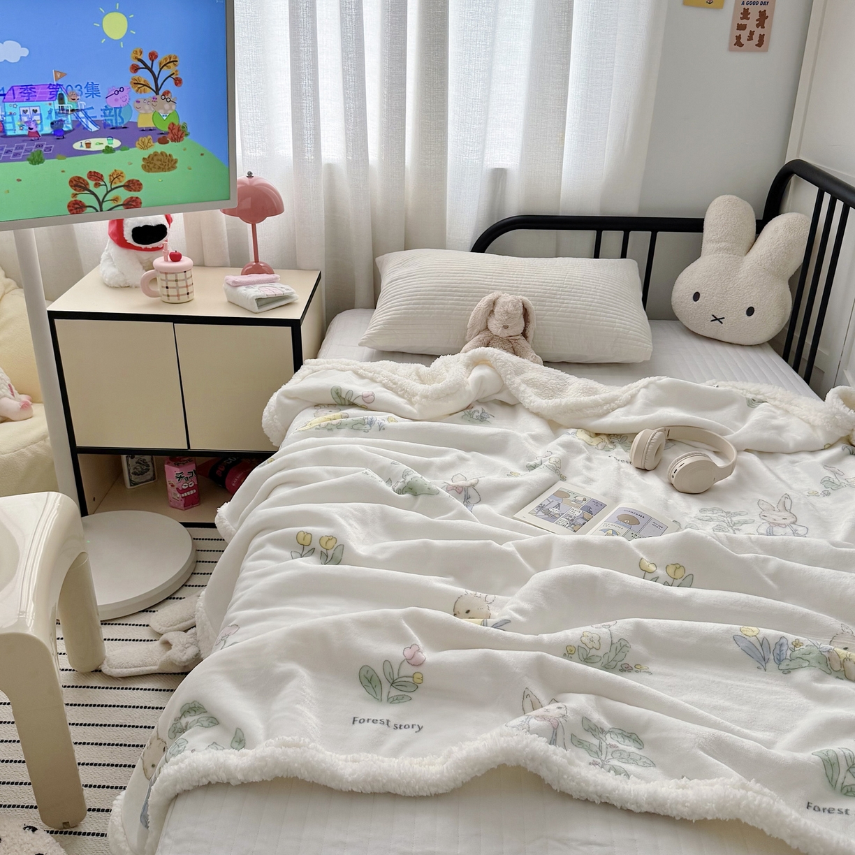 91家纺网 家纺一手货源 找家纺 大元 2025新款ins加厚小清新牛奶绒羊羔绒毛毯午睡毯沙发盖毯 花丛兔