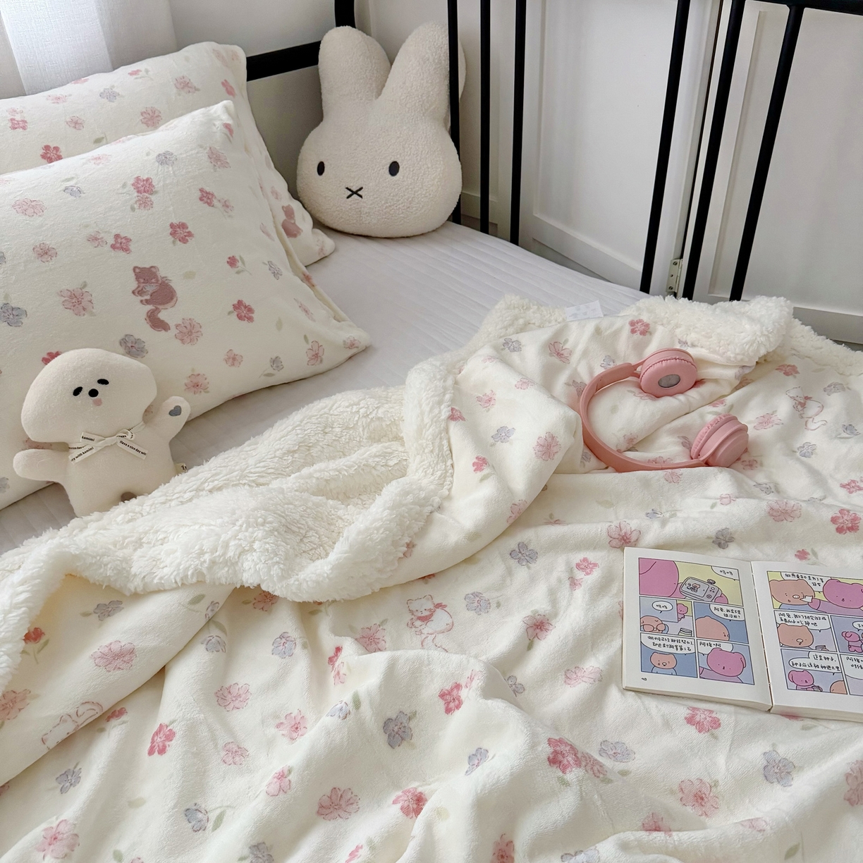 91家纺网 家纺一手货源 找家纺 大元 2025新款ins加厚小清新牛奶绒羊羔绒毛毯午睡毯沙发盖毯 花园小猫咪