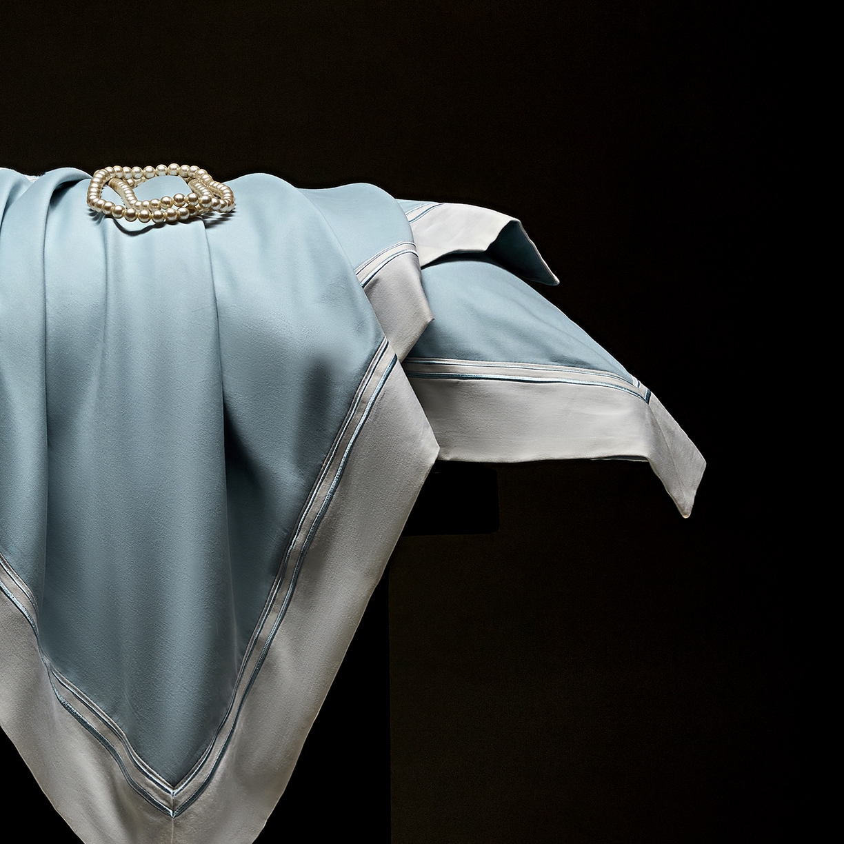 91家纺网 家纺一手货源 找家纺 佳汐蓝家纺 2025新款100支全棉色织提花臻棉绣花四件套-利雅系列 利雅-莫奈蓝