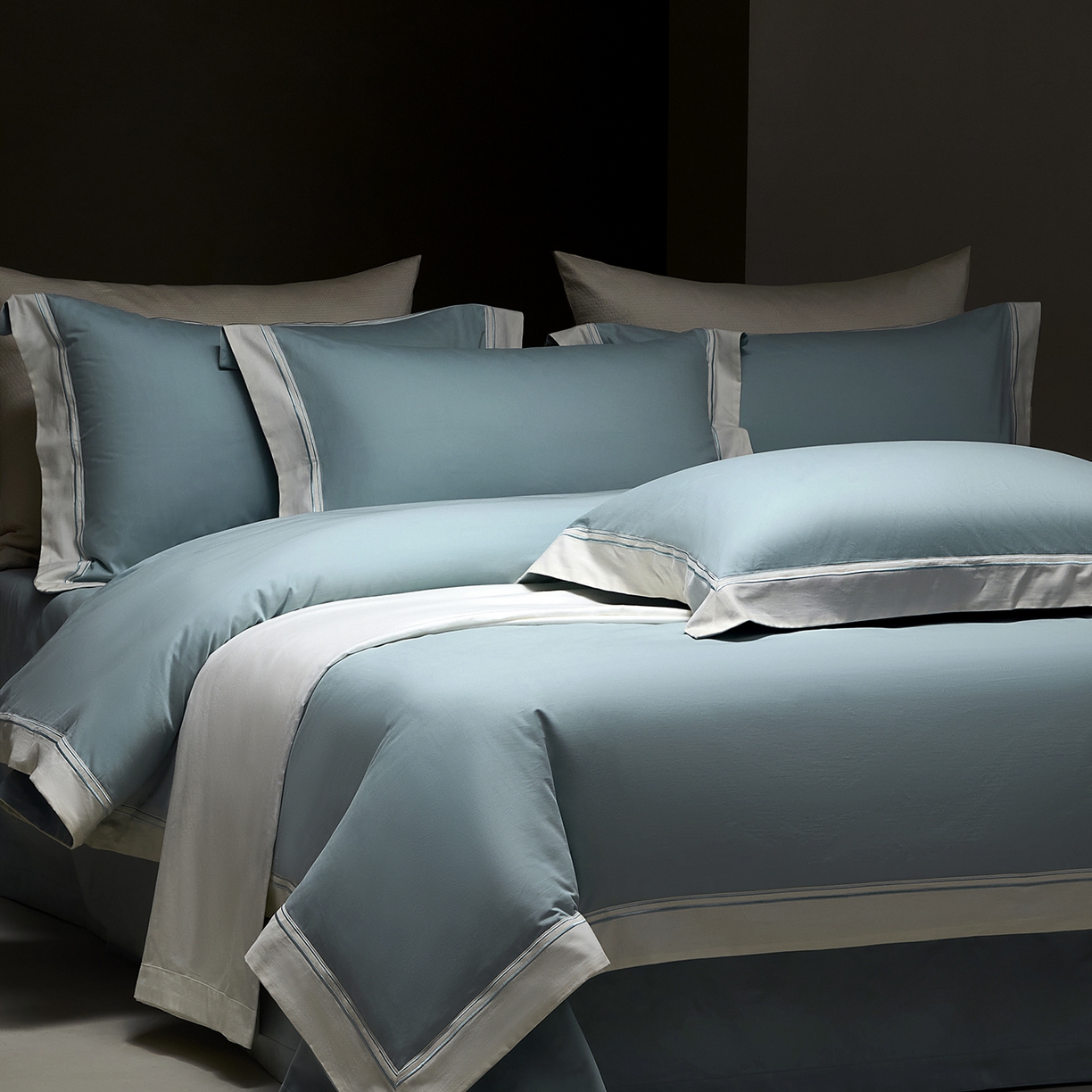 91家纺网 家纺一手货源 找家纺 佳汐蓝家纺 2025新款100支全棉色织提花臻棉绣花四件套-利雅系列 利雅-莫奈蓝