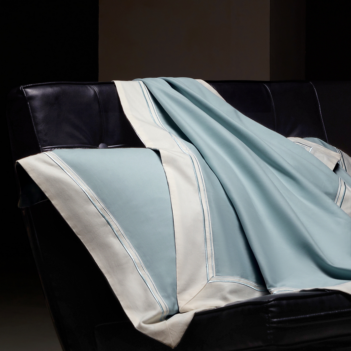 91家纺网 家纺一手货源 找家纺 佳汐蓝家纺 2025新款100支全棉色织提花臻棉绣花四件套-利雅系列 利雅-莫奈蓝